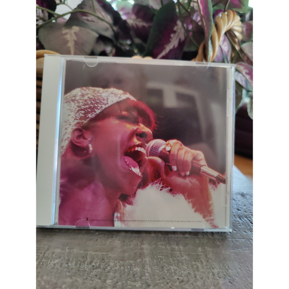 Natalie Cole. Wilson Picket  Three Degrees - Picture 2 of 7